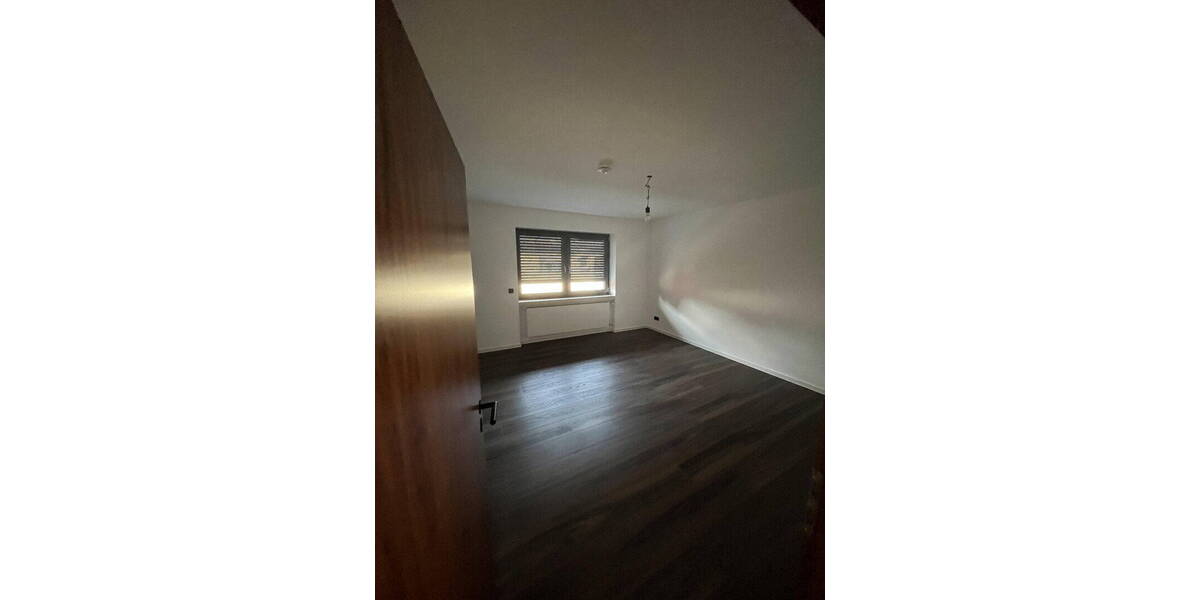 Etagenwohnung Mannheim Sandhofen - 3 Zimmer, 115 m&sup2;, 1.380&euro; | Angebot:26762618
