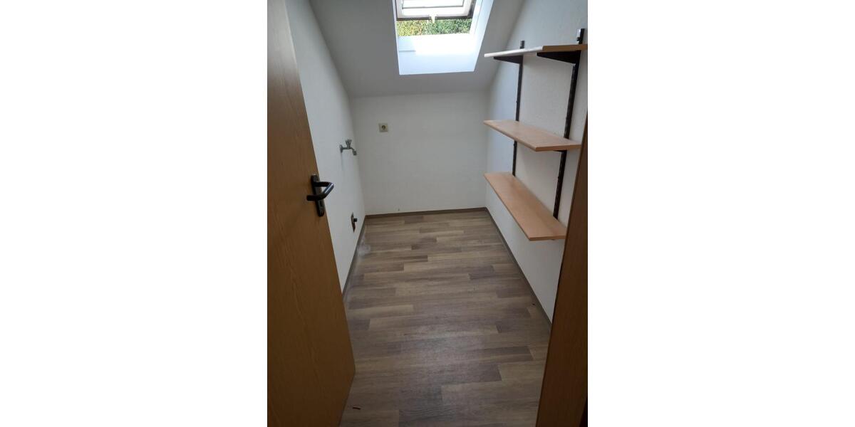 Dachgeschoßwohnung Niederstetten - 2 Zimmer, 68 m&sup2;, 510&euro; | Angebot:26673970