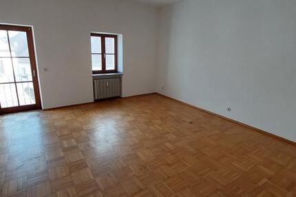 Wohnung Neunburg vorm Wald - 3 Zimmer, 85 m&sup2;, 950&euro; | Angebot:26676119