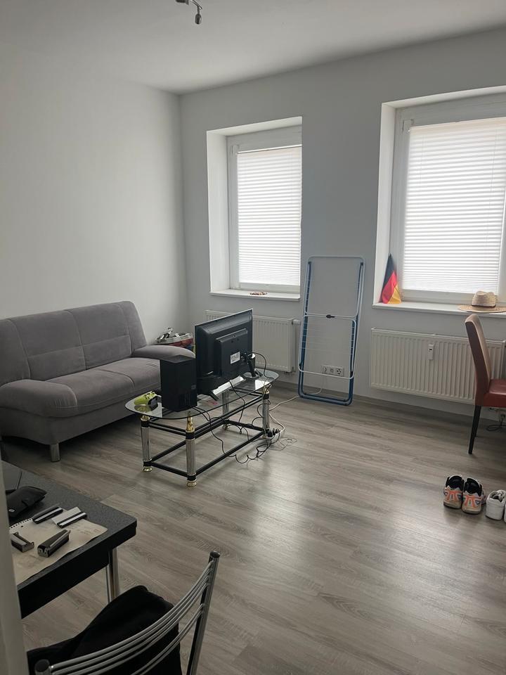 2-Raum-Wohnung - ca. 44 qm, EG, Kustrenaer Straße, BBG zimmer