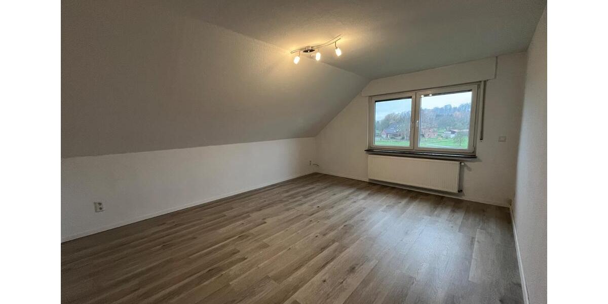 Dachgeschoßwohnung Porta Westfalica - 4 Zimmer, 85 m&sup2;, 700&euro; | Angebot:26621392