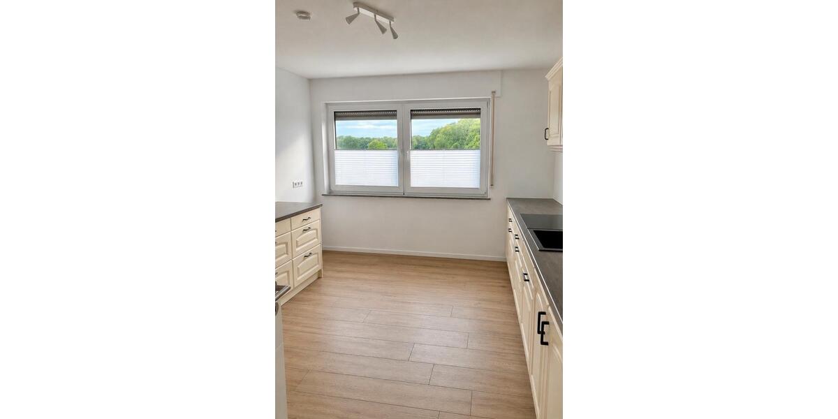 Dachgeschoßwohnung Uplengen - 5 Zimmer, 145 m&sup2;, 1.150&euro; | Angebot:26640652