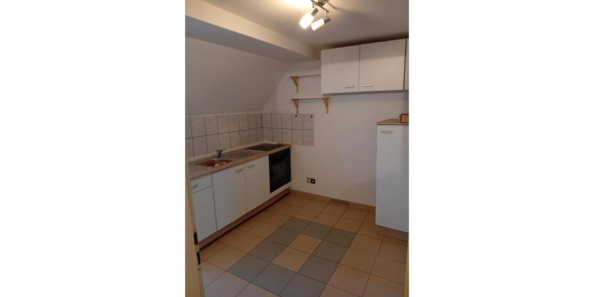 Dachgeschoßwohnung Frickenhausen - 3 Zimmer, 70 m&sup2;, 970&euro; | Angebot:24842570