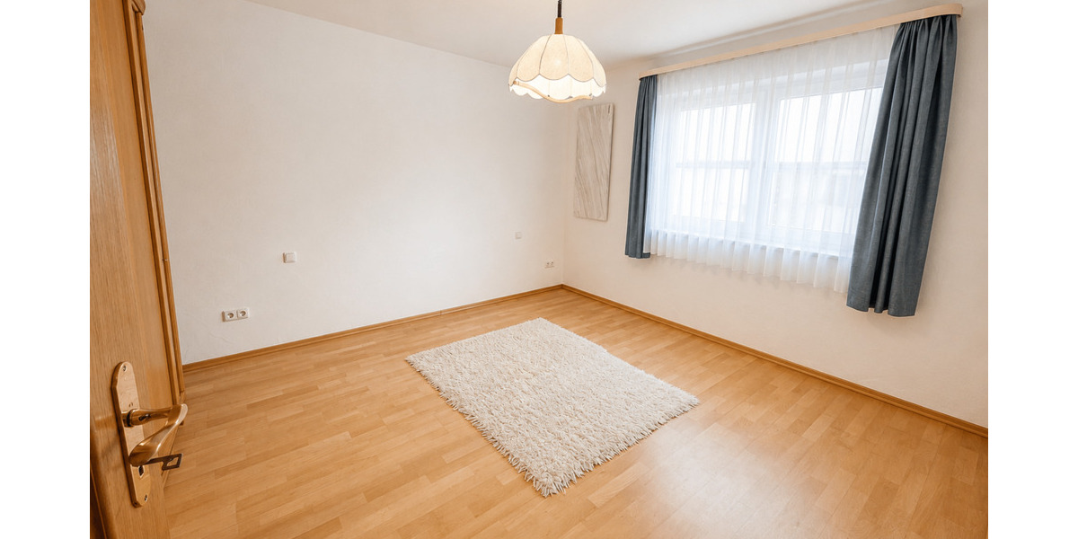 Etagenwohnung Pommersfelden Stolzenroth - 5 Zimmer, 181 m&sup2;, 1.300&euro; | Angebot:26616561