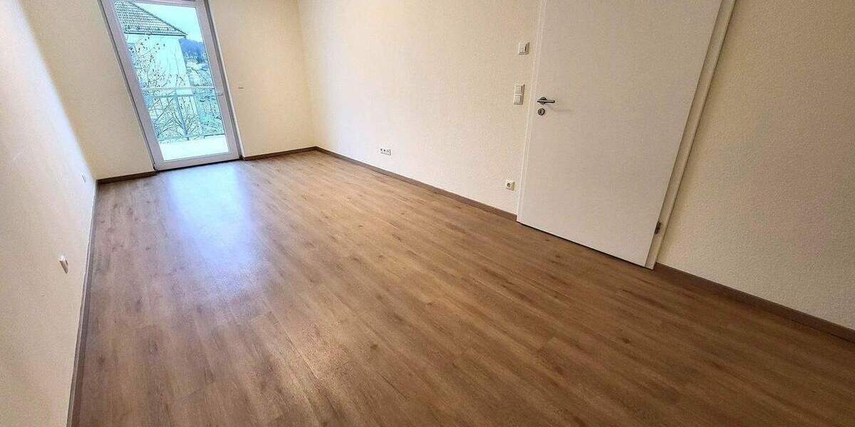 Etagenwohnung Hemer - 2 Zimmer, 83 m&sup2;, 995&euro; | Angebot:25107485