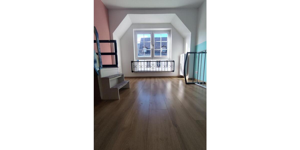 Dachgeschoßwohnung Aue-Bad Schlema Bad Schlema - 4 Zimmer, 115 m&sup2;, 600&euro; | Angebot:25751121