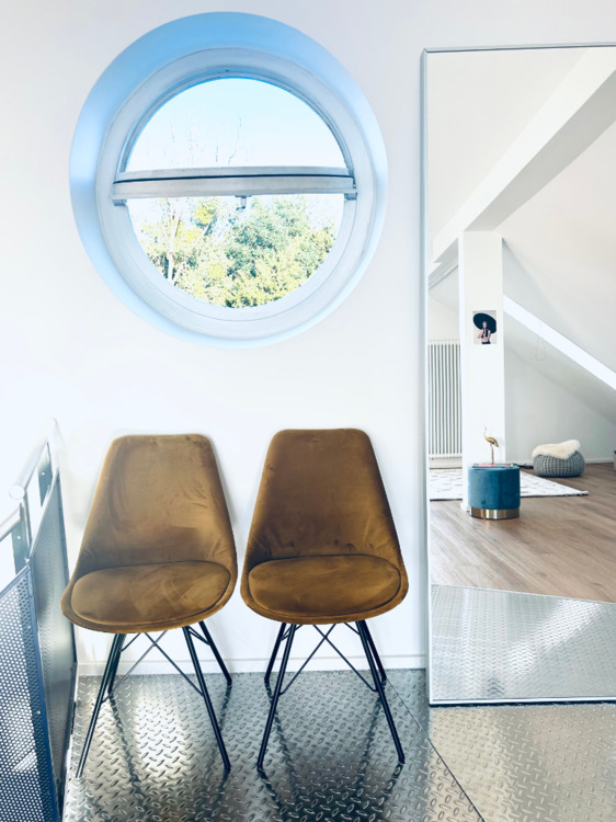 Biete Loft mit Dachterrasse und Pool - All-in-Miete