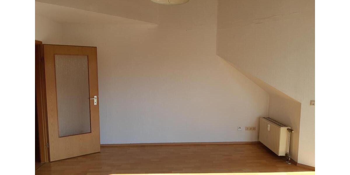 Dachgeschoßwohnung Essen Stadtbezirk III - 1.5 Zimmer, 30 m&sup2;, 406&euro; | Angebot:25258797