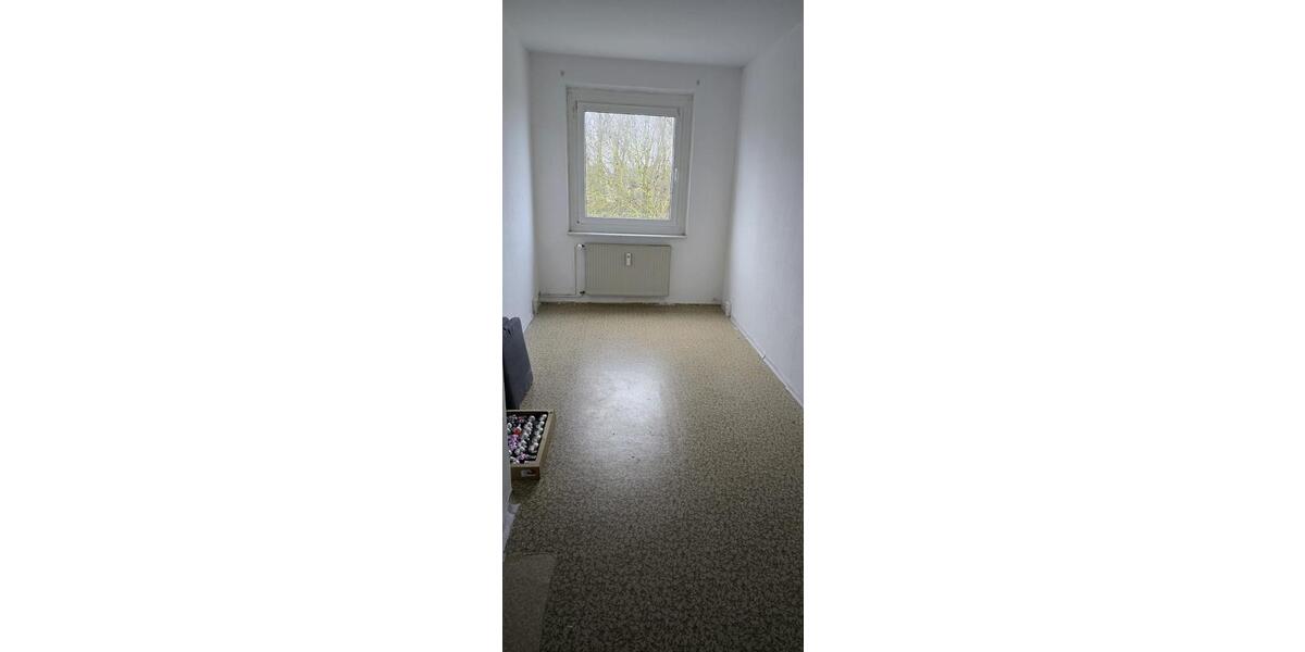 Etagenwohnung Burg Stargard - 4 Zimmer, 80 m&sup2;, 400&euro; | Angebot:24587937