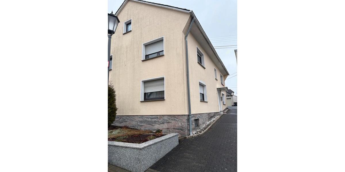 Erdgeschoßwohnung Montabaur - 5 Zimmer, 150 m&sup2;, 1.000&euro; | Angebot:26025391