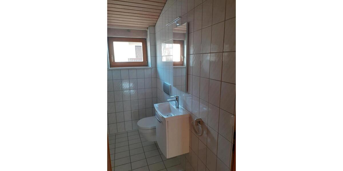 Helle 110 qm DG-Wohnung in 92660 Neustadt WN 4 zimmer