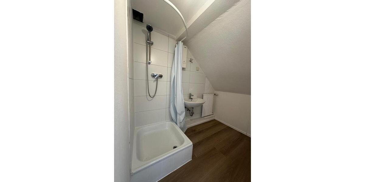 Dachgeschoßwohnung Bremen - 1.5 Zimmer, 20 m&sup2;, 680&euro; | Angebot:26537259