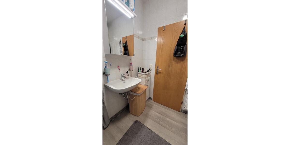 Etagenwohnung Werdau - 3 Zimmer, 72 m&sup2;, 400&euro; | Angebot:24839289