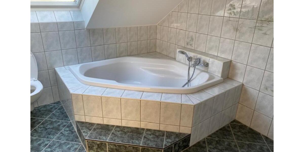 Dachgeschoßwohnung Meißen - 3 Zimmer, 75 m&sup2;, 560&euro; | Angebot:25941731