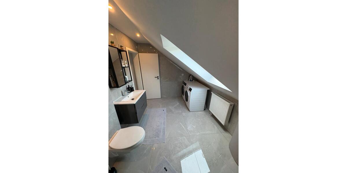 Dachgeschoßwohnung Homburg - 3 Zimmer, 120 m&sup2;, 1.100&euro; | Angebot:26049470