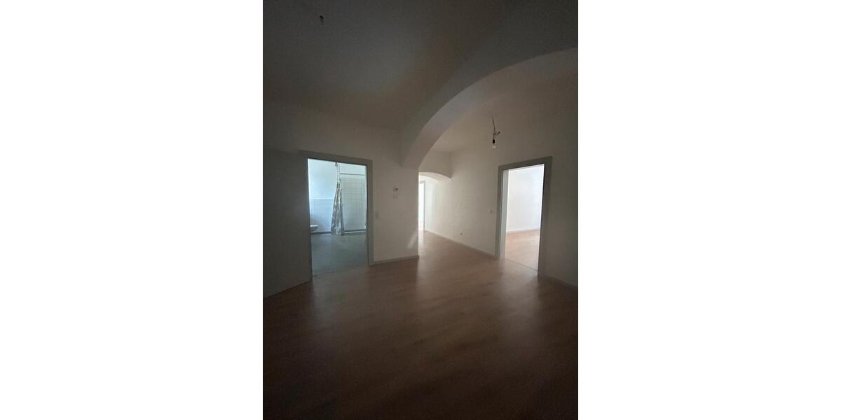 Erdgeschoßwohnung Deggendorf - 3 Zimmer, 122 m&sup2;, 1.099&euro; | Angebot:25185404