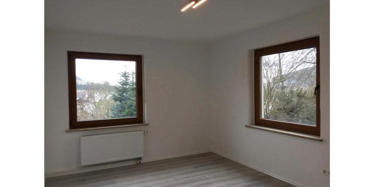 Helle, schöne Wohnung, 3,5 Zi., EBK, Balkon, in 96369 Weißenbrunn 3.5 zimmer