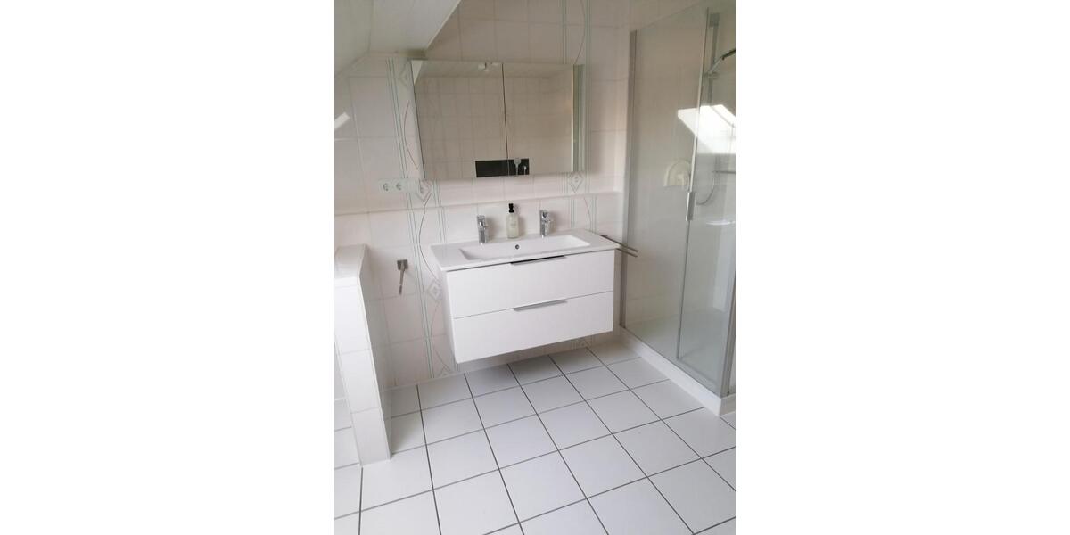 Dachgeschoßwohnung Hof Altstadt - 3 Zimmer, 100 m&sup2;, 590&euro; | Angebot:25978851