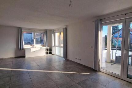 Moderne helle 4-Zimmer-Wohnung mit Garten und Balkon in Sinning zimmer