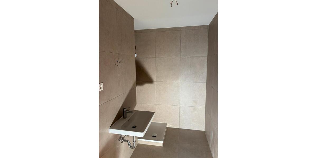 Erdgeschoßwohnung Landshut Landshut-West - 3 Zimmer, 93 m&sup2;, 1.255&euro; | Angebot:25051977