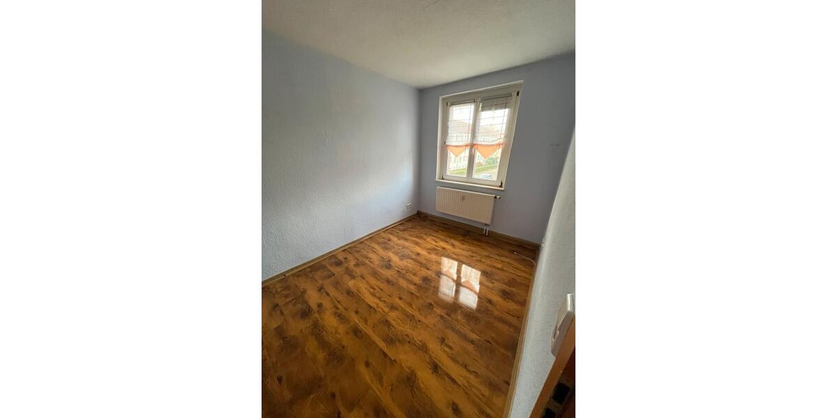 Etagenwohnung Hohenmölsen - 2 Zimmer, 36 m&sup2;, 260&euro; | Angebot:24623968