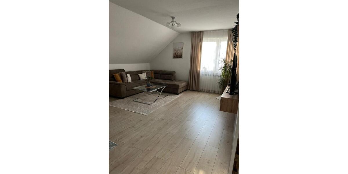 Dachgeschoßwohnung Scheuerfeld - 4 Zimmer, 80 m&sup2;, 700&euro; | Angebot:24370385