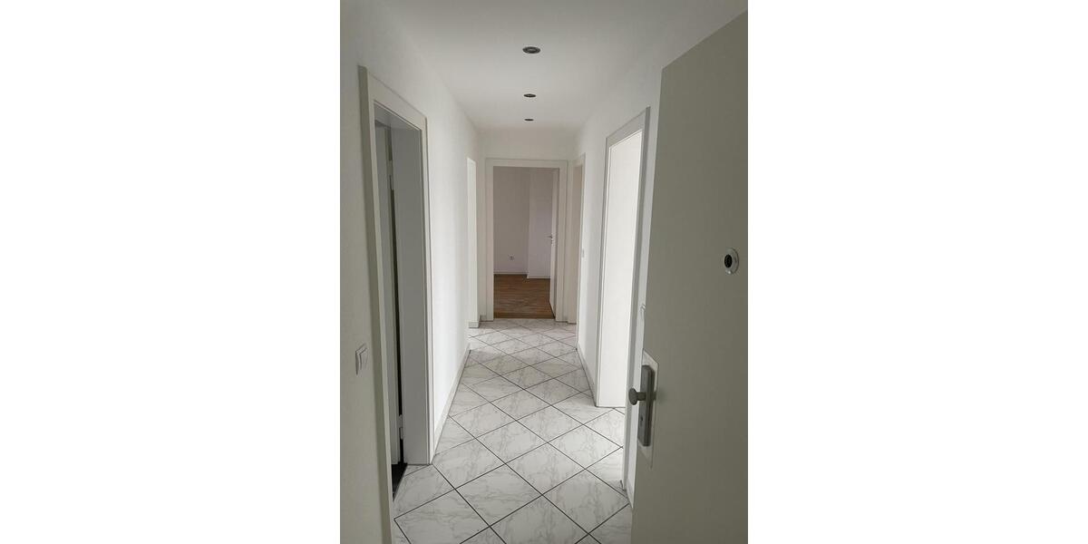 Dachgeschoßwohnung Krefeld - 3 Zimmer, 63 m&sup2;, 625&euro; | Angebot:25648687