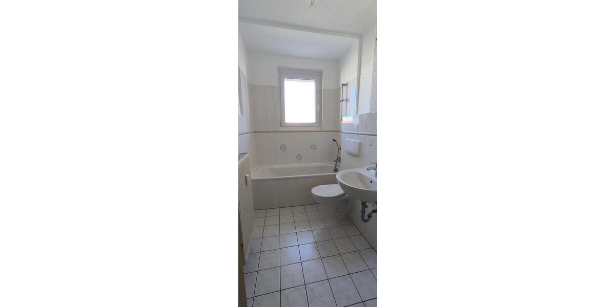 Etagenwohnung Gröditz - 3 Zimmer, 59 m&sup2;, 326&euro; | Angebot:26180437