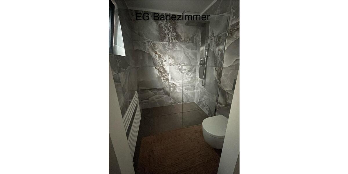 Wohnen auf Zeit Wermelskirchen - 7 Zimmer, 187 m&sup2;, 1.950&euro; | Angebot:26537221