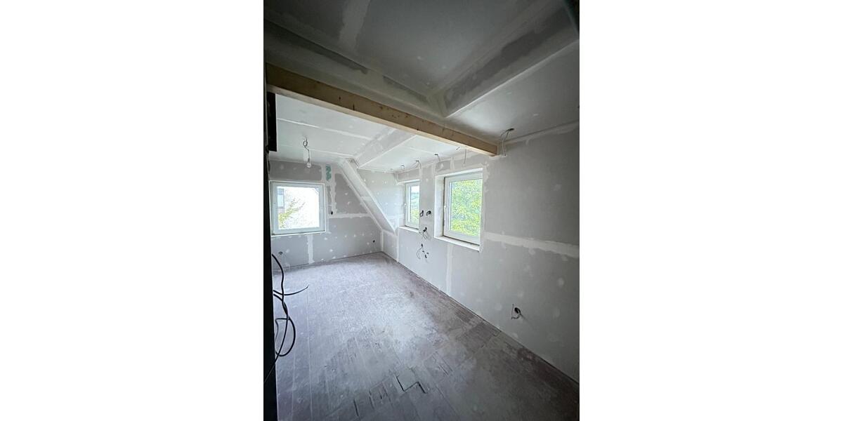 Dachgeschoßwohnung Sundern (Sauerland) - 3 Zimmer, 89 m&sup2;, 750&euro; | Angebot:26662278