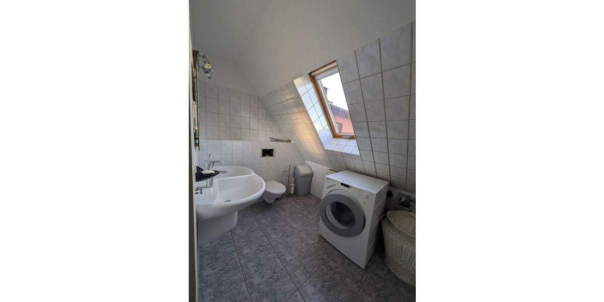 Etagenwohnung Malchow - 3 Zimmer, 200 m&sup2;, 1.250&euro; | Angebot:24918522