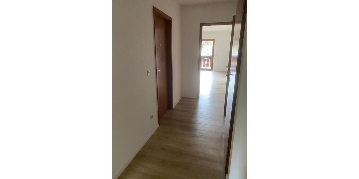 Dachgeschoßwohnung Baiersbronn - 3.5 Zimmer, 86 m&sup2;, 850&euro; | Angebot:23695156