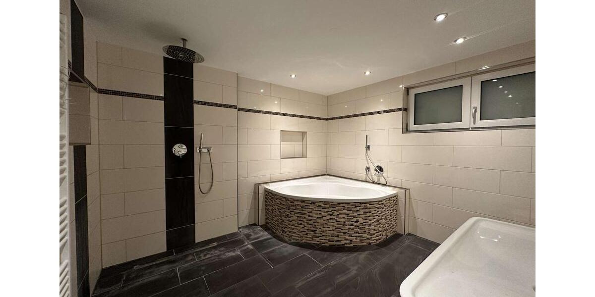 Etagenwohnung Friedberg - 3 Zimmer, 118 m&sup2;, 1.700&euro; | Angebot:26632572