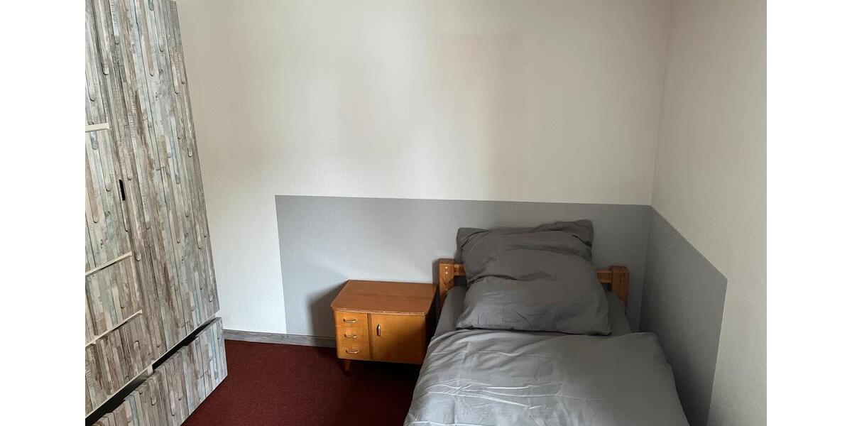 Wohnen auf Zeit Bad Arolsen - 7 Zimmer, 180 m&sup2;, 18&euro; | Angebot:24784198