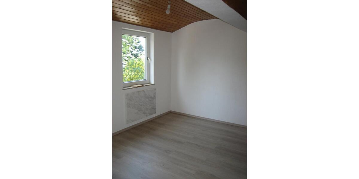 Gemütliche 3 Zimmer DG - Wohnung im OT von Naila zu vermieten 3 zimmer