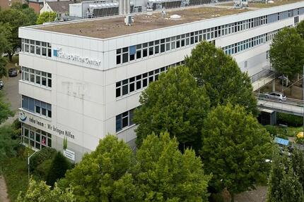 Helles, renoviertes Büro mit 247 Zugang in Düsseldorf – Ab sofort zimmer