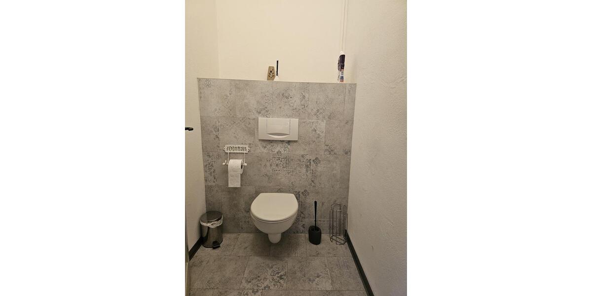 Lagerhalle mit Büro Geislingen-Binsdorf zu vermieten (70+76m²) zimmer