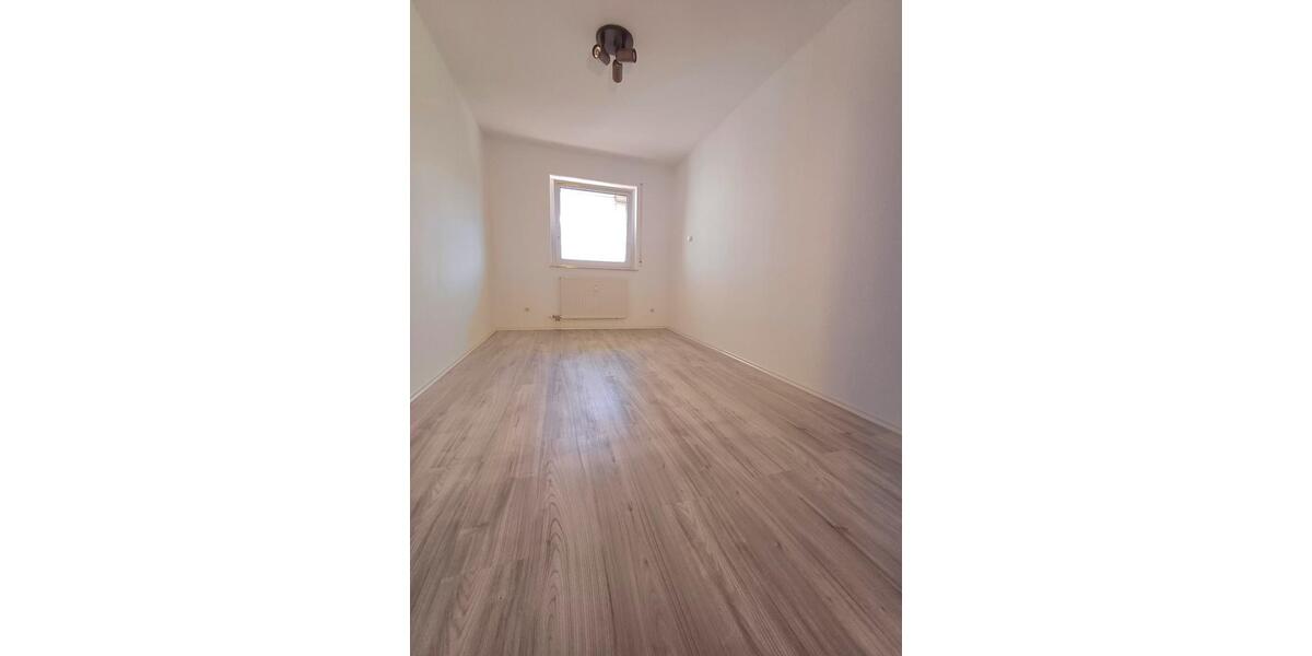 Etagenwohnung Stutensee - 3 Zimmer, 89 m&sup2;, 935&euro; | Angebot:26041976