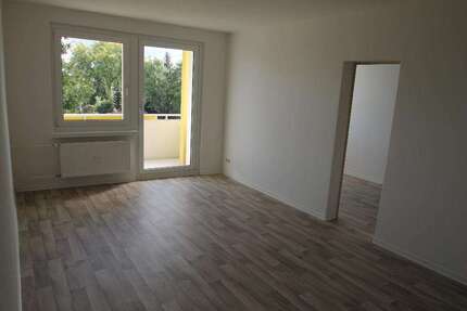 Wohnung Bernburg Roschwitz - 4 Zimmer, 69 m&sup2;, 480&euro; | Angebot:27209395