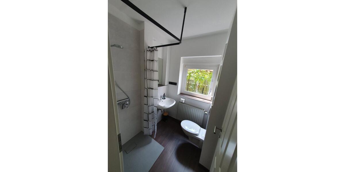 Wohnen auf Zeit Schwerin Friedrichsthal - 5 Zimmer, 185 m&sup2;, 40&euro; | Angebot:14040298