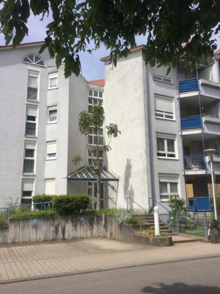 Seniorenwohnanlage ab 60 Jahre - helle 2-Zimmer-Wohnung mit Balkon (WBS)