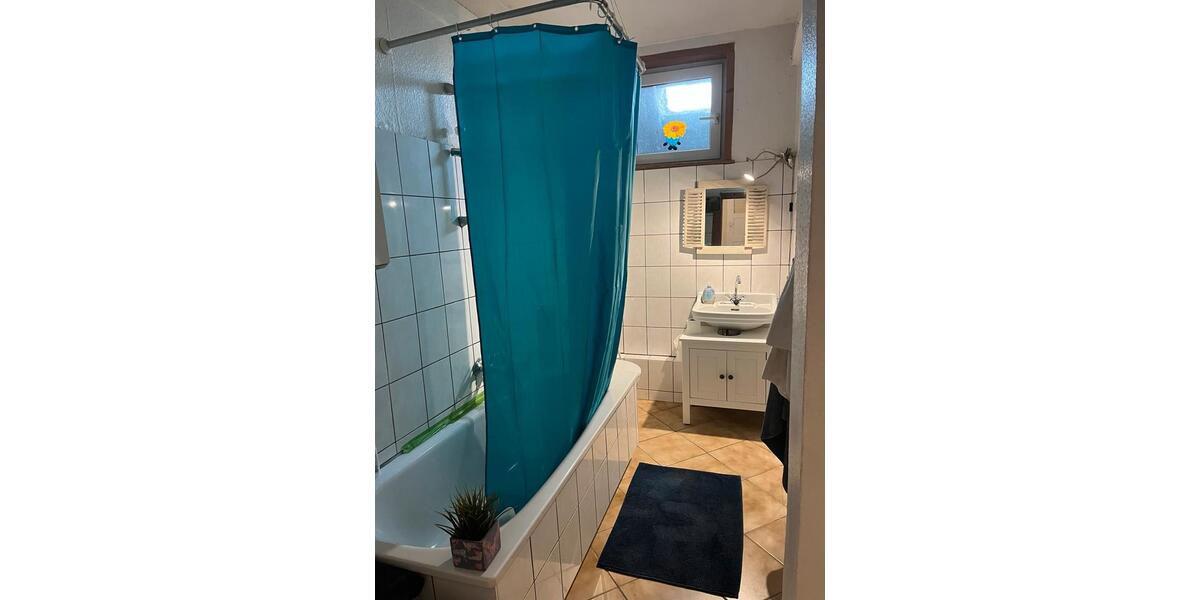 Etagenwohnung Dassel - 3 Zimmer, 110 m&sup2;, 600&euro; | Angebot:25427701