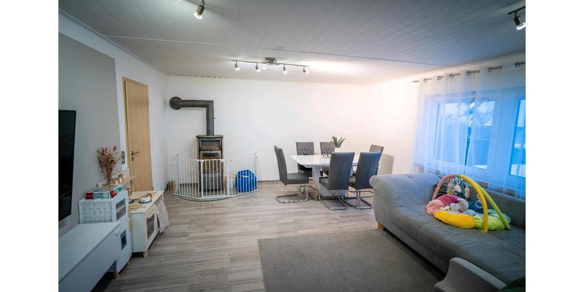 Erdgeschoßwohnung Ebermannsdorf - 3 Zimmer, 125 m&sup2;, 1.000&euro; | Angebot:26045133