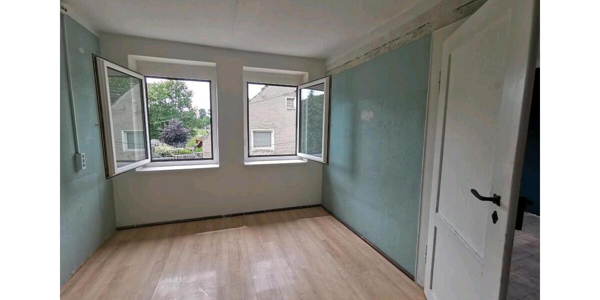Etagenwohnung Nossen - 5 Zimmer, 110 m&sup2;, 769&euro; | Angebot:26011100