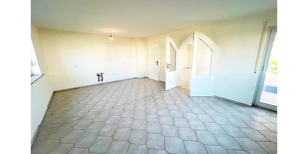 Erdgeschoßwohnung Rheinhausen - 4 Zimmer, 130 m&sup2;, 1.500&euro; | Angebot:25915744