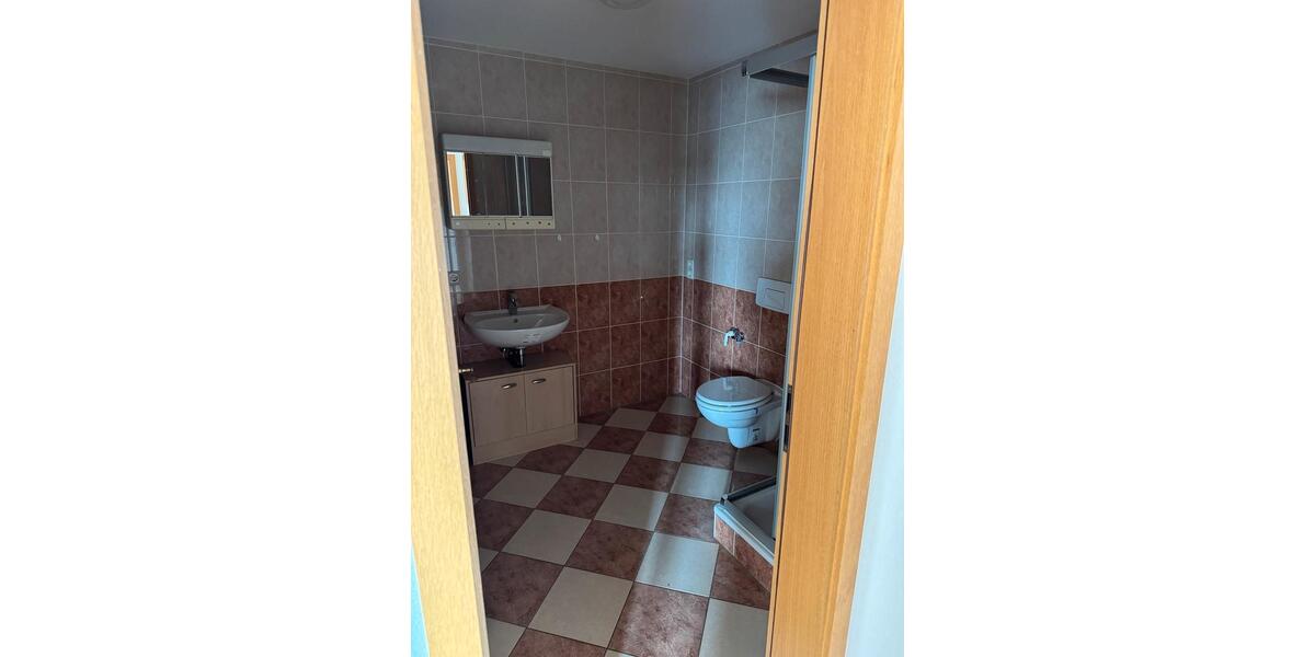 Etagenwohnung Schmölln - 1 Zimmer, 46 m&sup2;, 399&euro; | Angebot:26444477