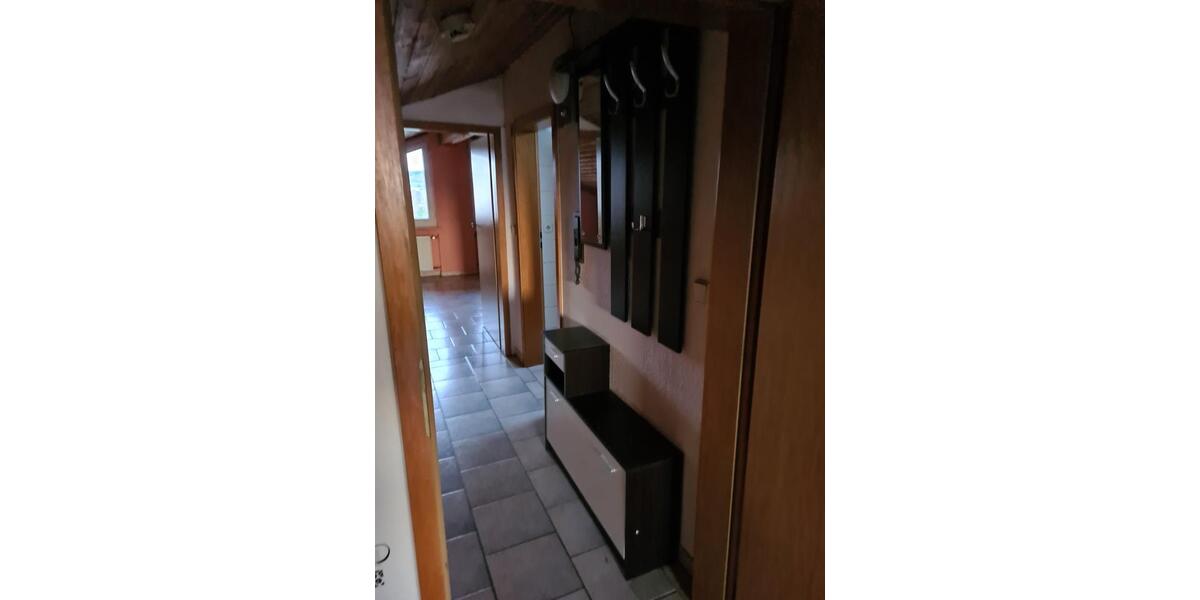 2 Zi. DG-Wohnung in ruhiger Wohnlage in Wettenberg zu vermieten 2 zimmer