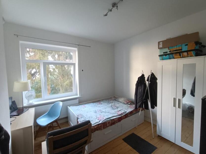 1 Zimmer in einer 3er-WG ab November 1 Room in 3-Shared Apartment zimmer