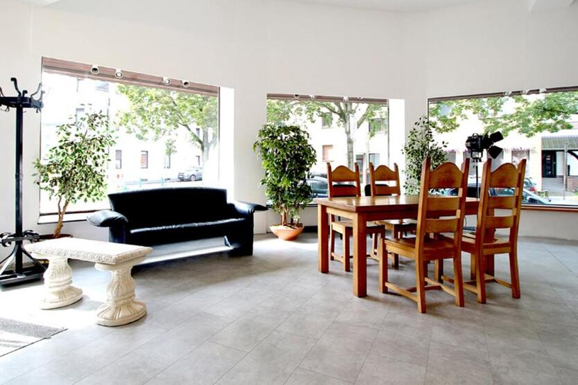 Firmensitz, Geschäftsadresse, Briefkasten, Post-Service, (16) Coworking+optional Einzel-Büro zimmer