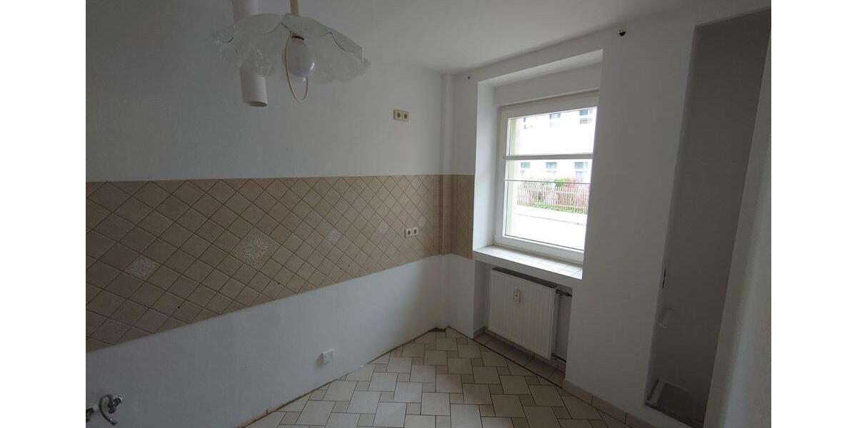 Erdgeschoßwohnung Hohenstein-Ernstthal Ernstthal - 2.5 Zimmer, 62 m&sup2;, 301&euro; | Angebot:24680888